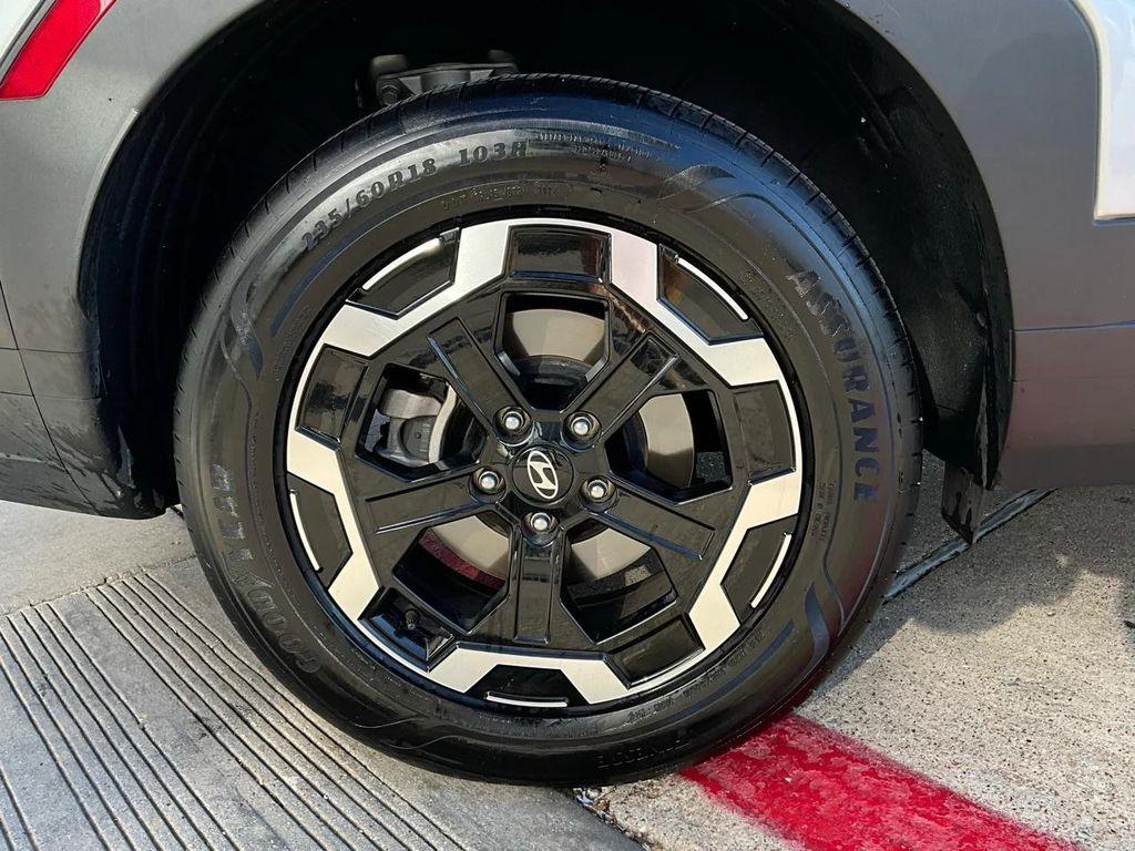 used 2025 Hyundai Santa Fe car, priced at $28,901