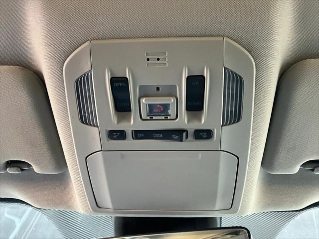 used 2022 Toyota Highlander Hybrid car, priced at $32,901