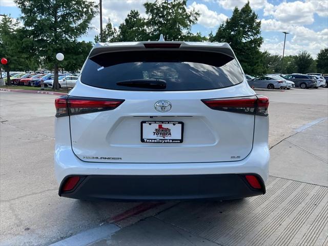 used 2023 Toyota Highlander car, priced at $35,901