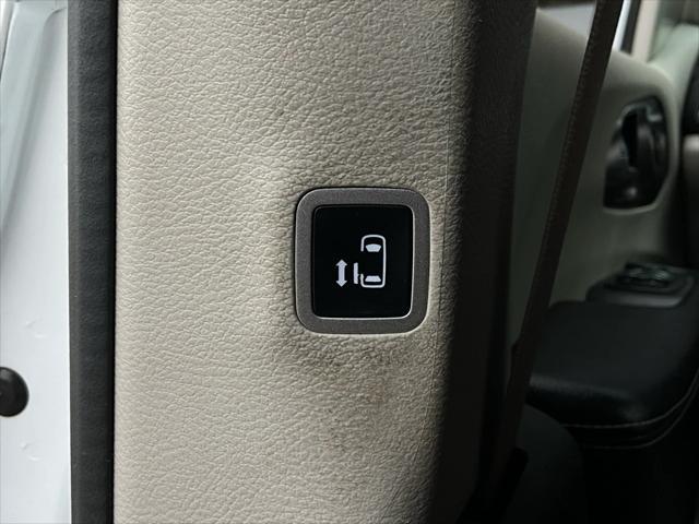 used 2023 Chrysler Pacifica car, priced at $23,901
