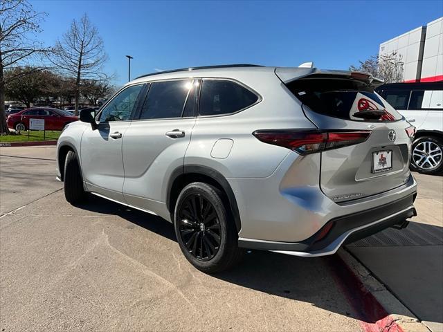 used 2024 Toyota Highlander car, priced at $39,801