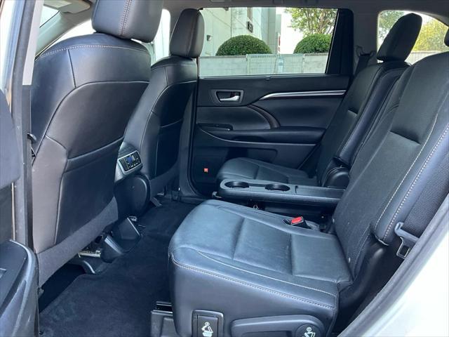 used 2016 Toyota Highlander car, priced at $20,901