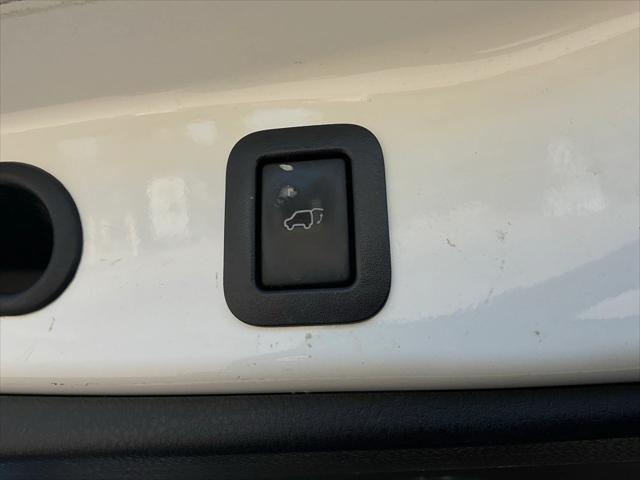 used 2016 Toyota Highlander car, priced at $20,901