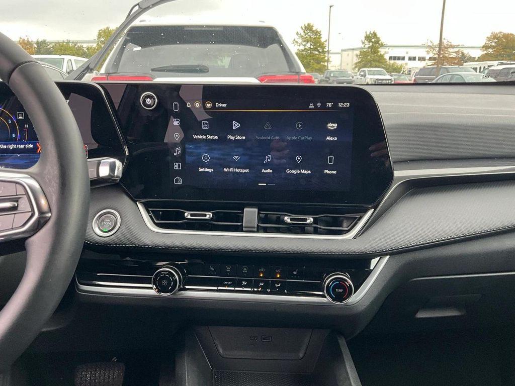 used 2025 Chevrolet Equinox car, priced at $22,901