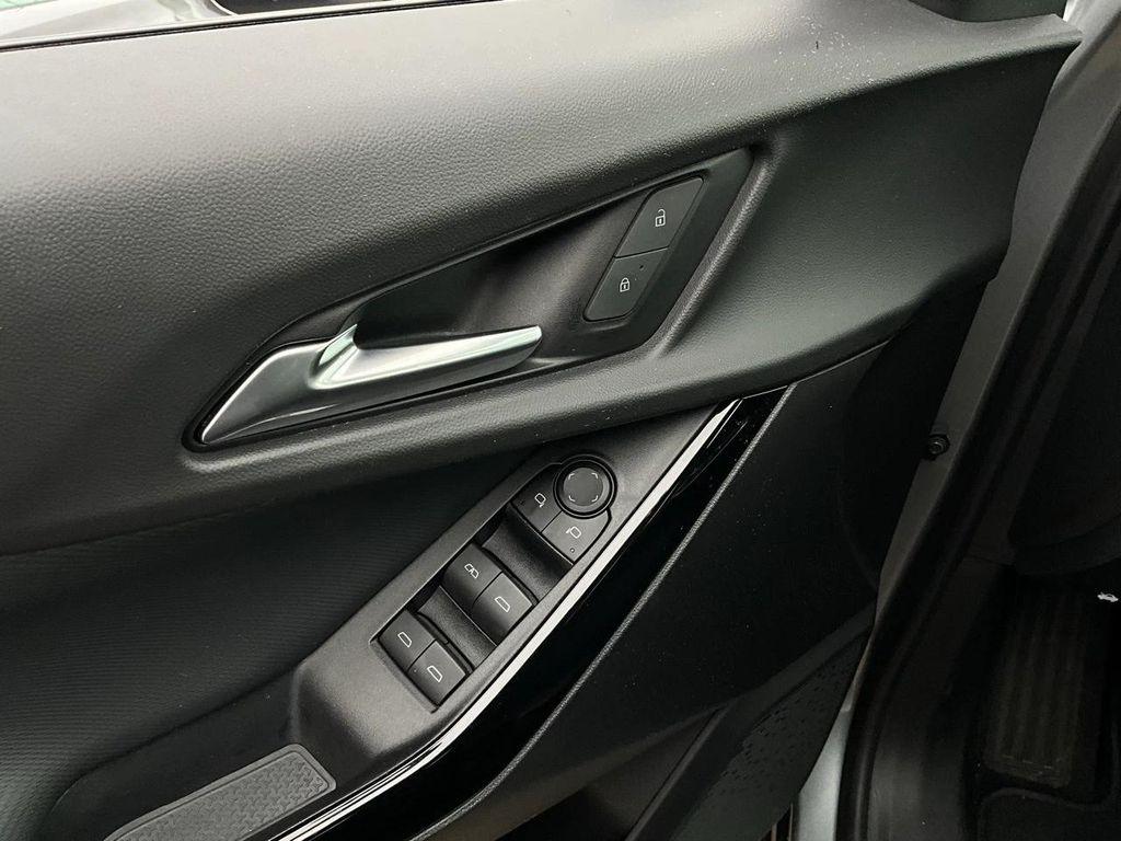 used 2025 Chevrolet Equinox car, priced at $22,901