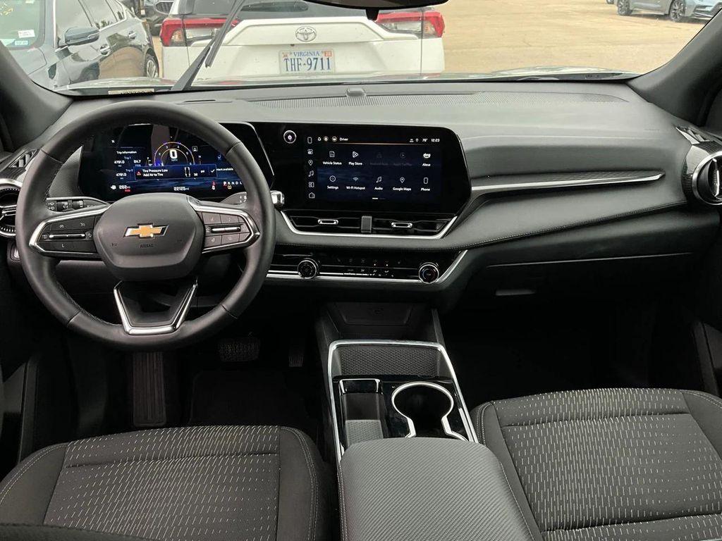 used 2025 Chevrolet Equinox car, priced at $22,901
