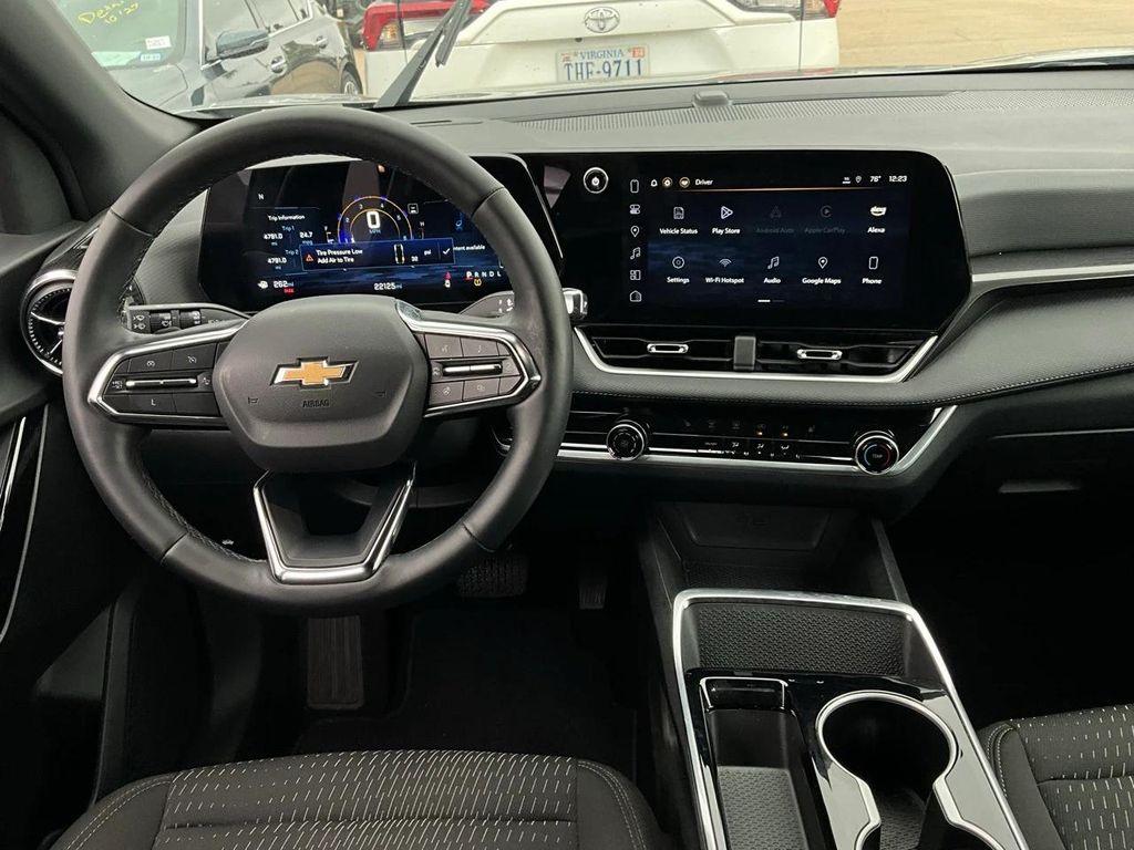 used 2025 Chevrolet Equinox car, priced at $22,901