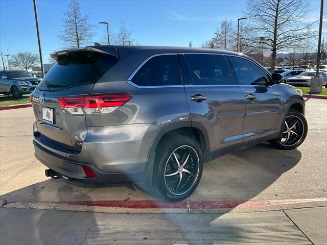 used 2019 Toyota Highlander car, priced at $23,901