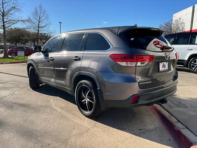 used 2019 Toyota Highlander car, priced at $23,901