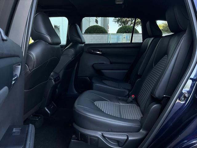 used 2024 Toyota Highlander car, priced at $38,901