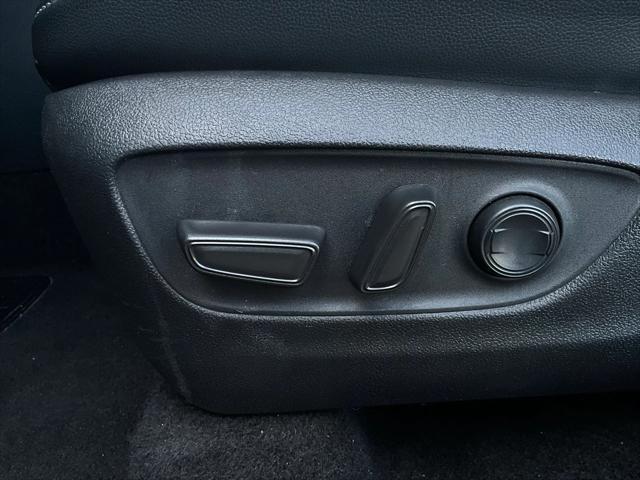 used 2024 Toyota Highlander car, priced at $38,901