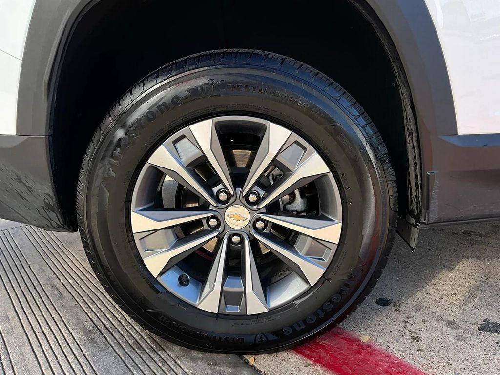 used 2025 Chevrolet Equinox car, priced at $23,901