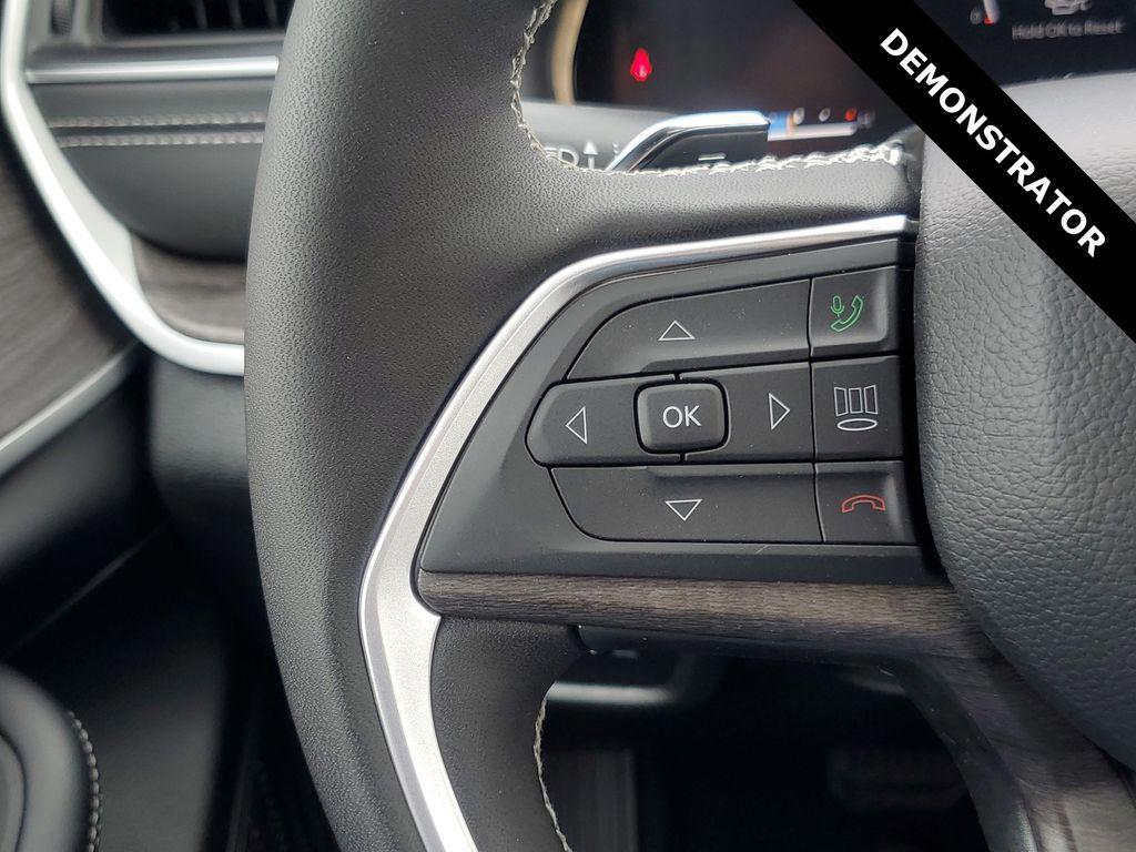 new 2025 Jeep Grand Cherokee L car, priced at $39,489