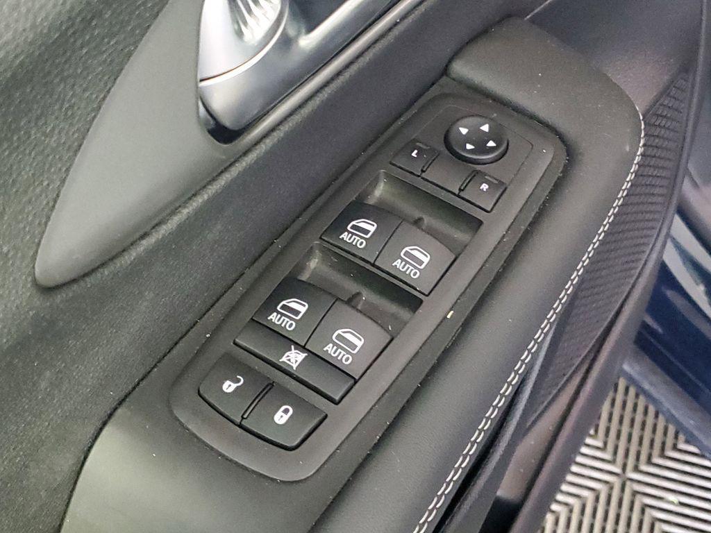 new 2025 Chrysler Pacifica car