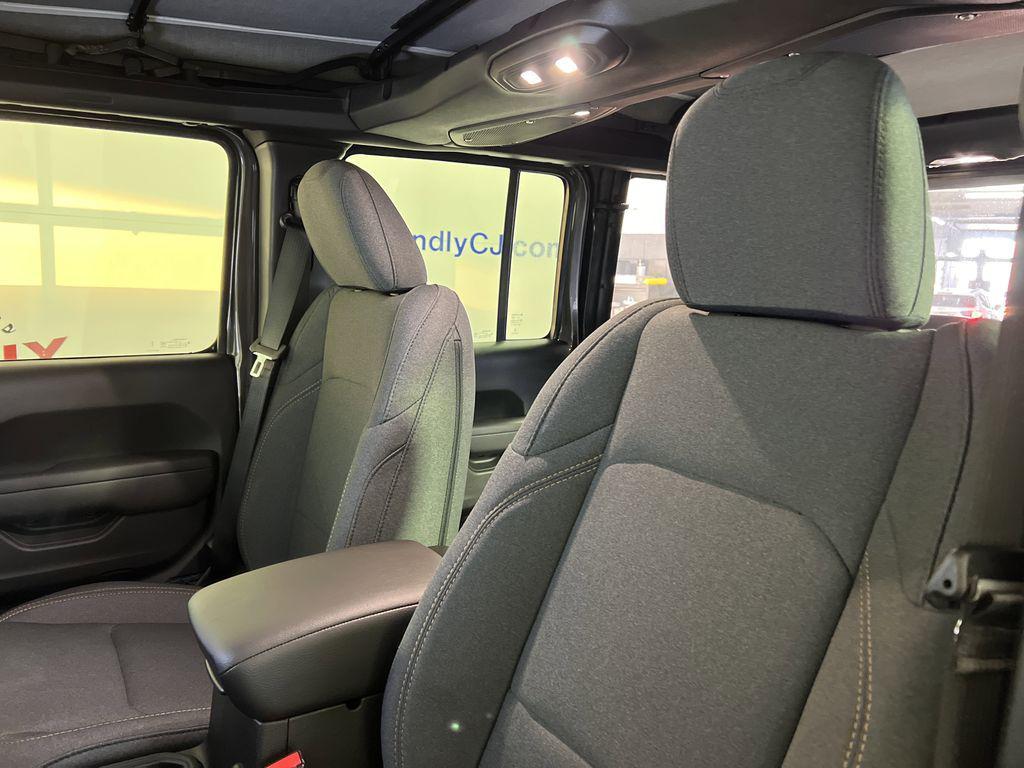 new 2026 Jeep Wrangler car, priced at $40,585