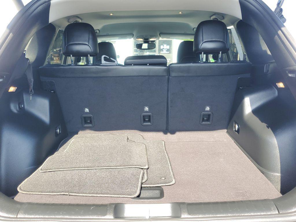 used 2023 Jeep Cherokee car, priced at $25,728