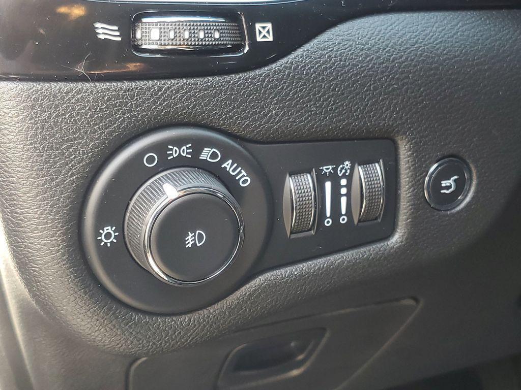 used 2023 Jeep Cherokee car, priced at $25,728
