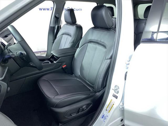 new 2025 Jeep Grand Cherokee car, priced at $41,846