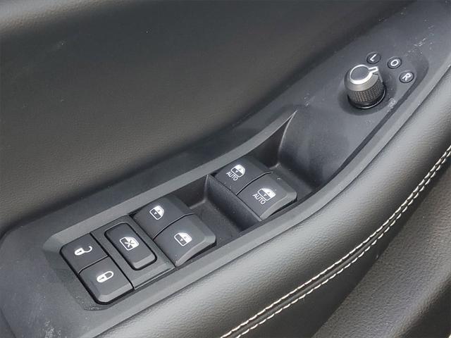 used 2022 Jeep Grand Cherokee car, priced at $35,039