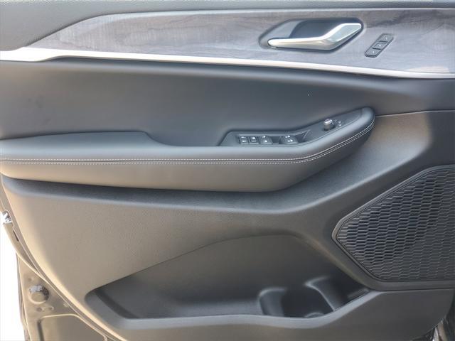 new 2025 Jeep Grand Cherokee car, priced at $44,935