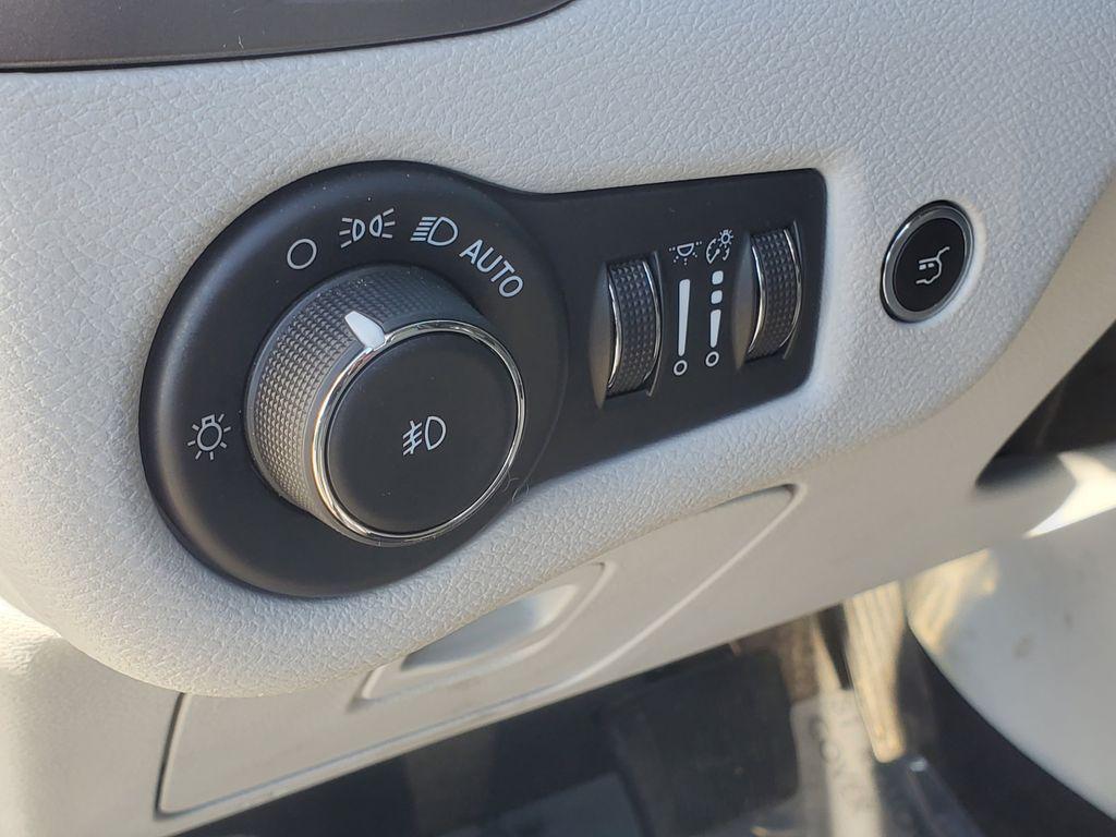 used 2020 Jeep Cherokee car, priced at $19,758
