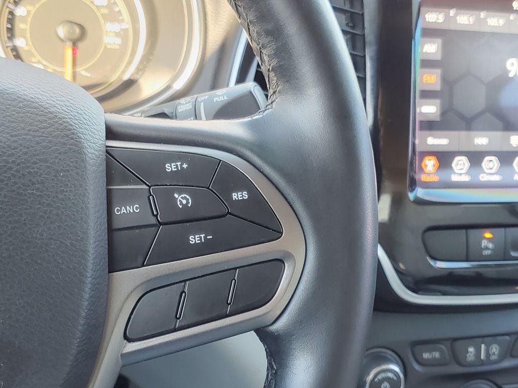 used 2020 Jeep Cherokee car, priced at $19,758