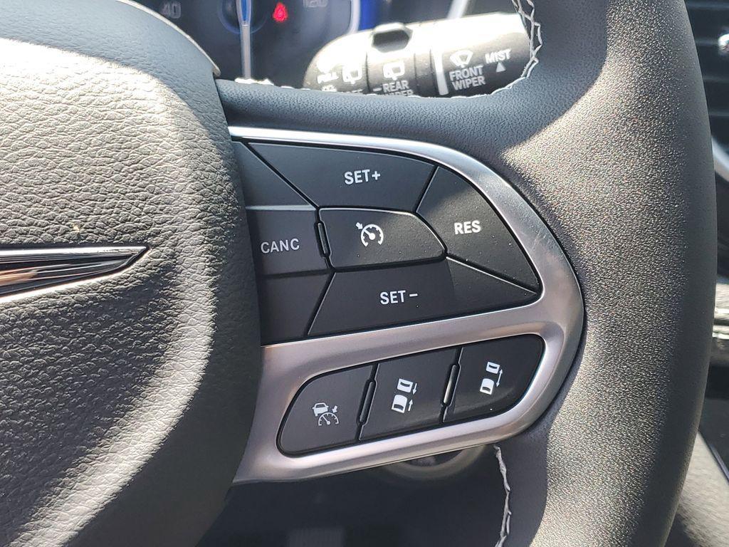 new 2025 Chrysler Pacifica car, priced at $40,993