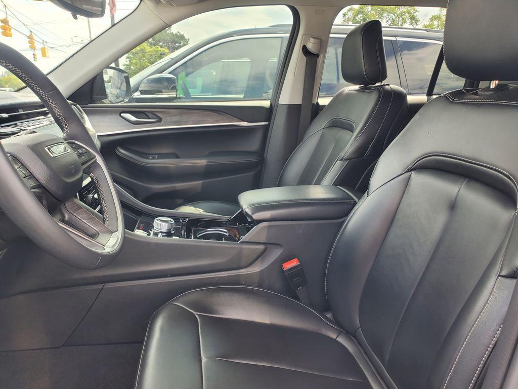 used 2023 Jeep Grand Cherokee car, priced at $36,261