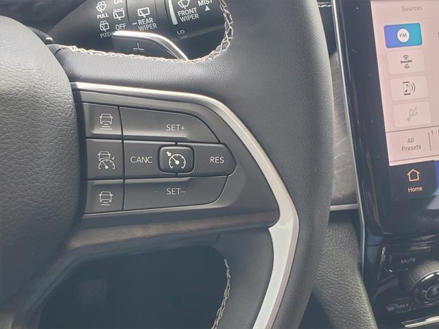 used 2023 Jeep Grand Cherokee car, priced at $35,289