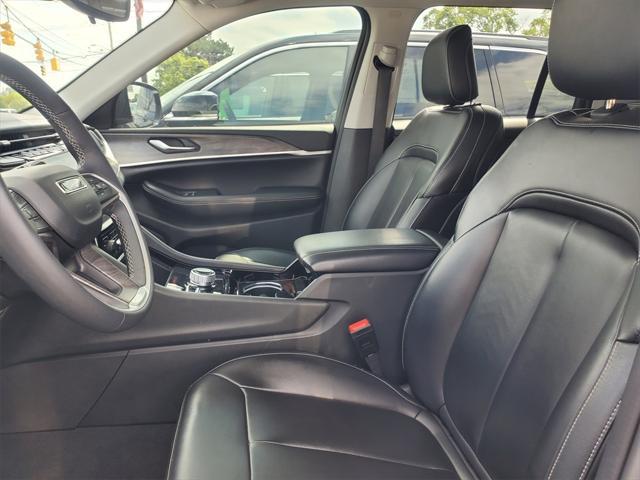 used 2023 Jeep Grand Cherokee car, priced at $35,289