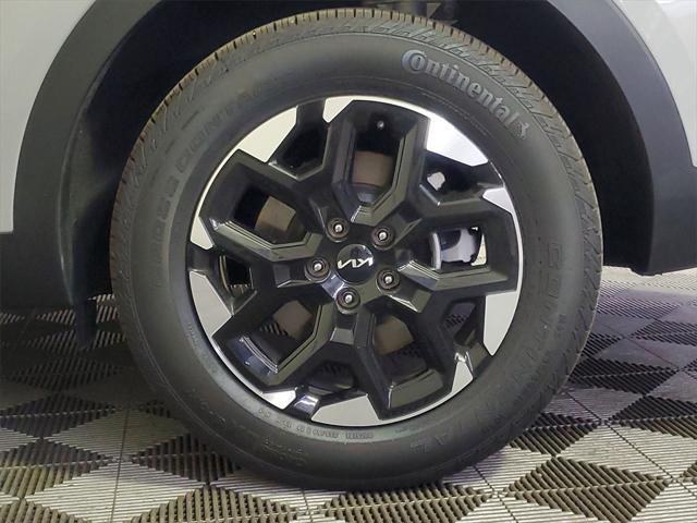 used 2025 Kia Sorento car, priced at $31,920