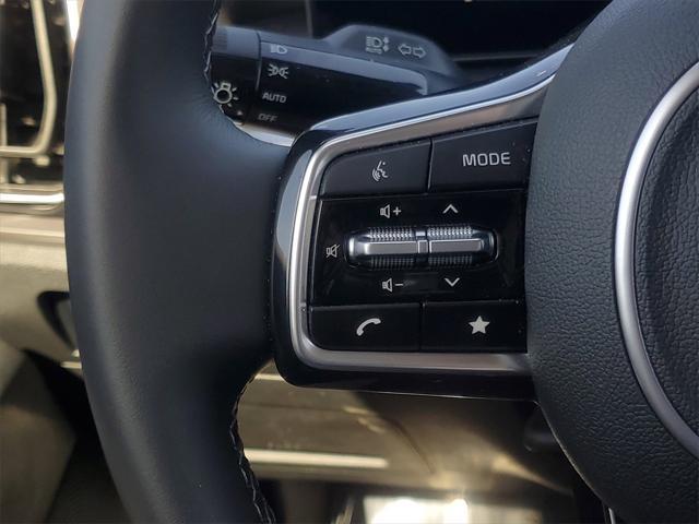 used 2025 Kia Sorento car, priced at $31,920