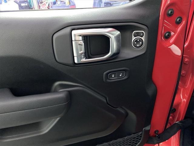 new 2025 Jeep Wrangler car, priced at $47,171