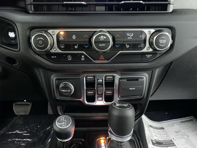 new 2025 Jeep Wrangler car, priced at $43,876