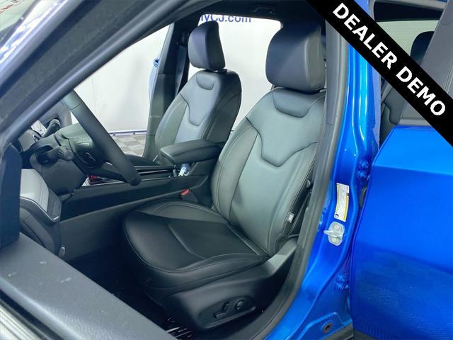 new 2025 Jeep Compass car, priced at $27,989