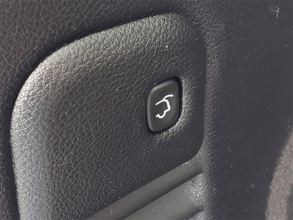 used 2018 Jeep Grand Cherokee car, priced at $18,436