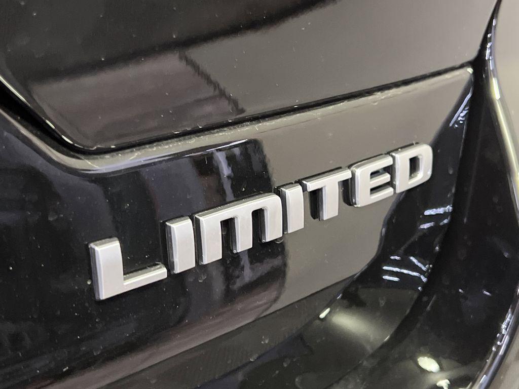 new 2025 Jeep Grand Cherokee car, priced at $40,474