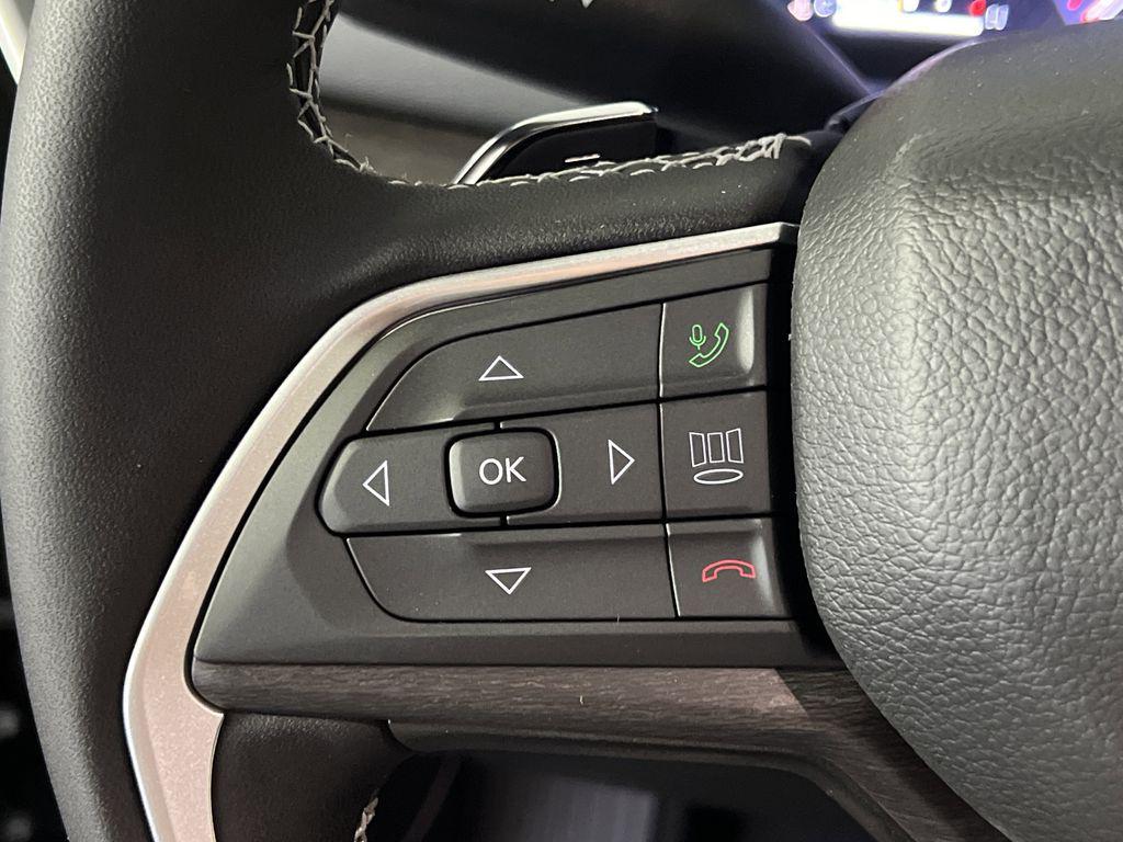 new 2025 Jeep Grand Cherokee car, priced at $40,474
