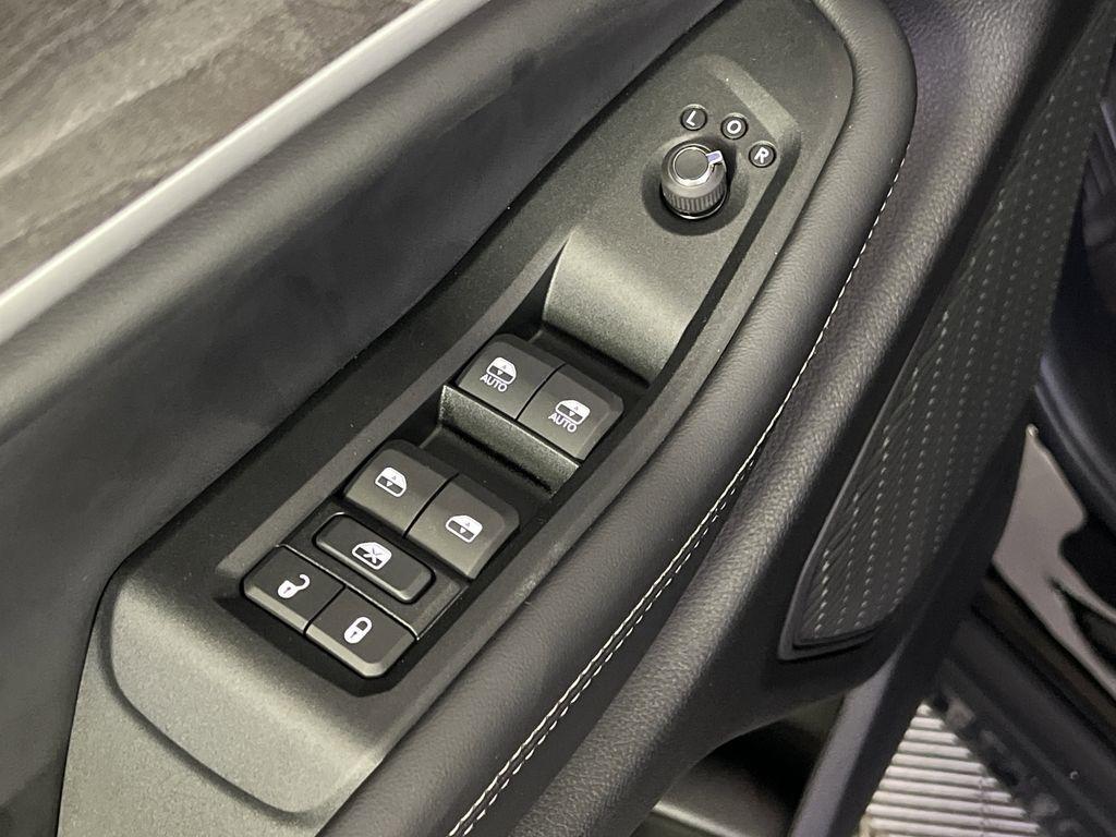 new 2025 Jeep Grand Cherokee car, priced at $40,474