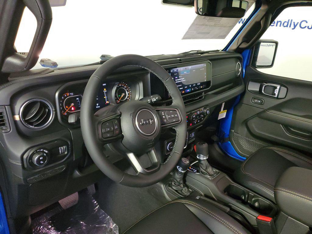new 2025 Jeep Gladiator car, priced at $46,898