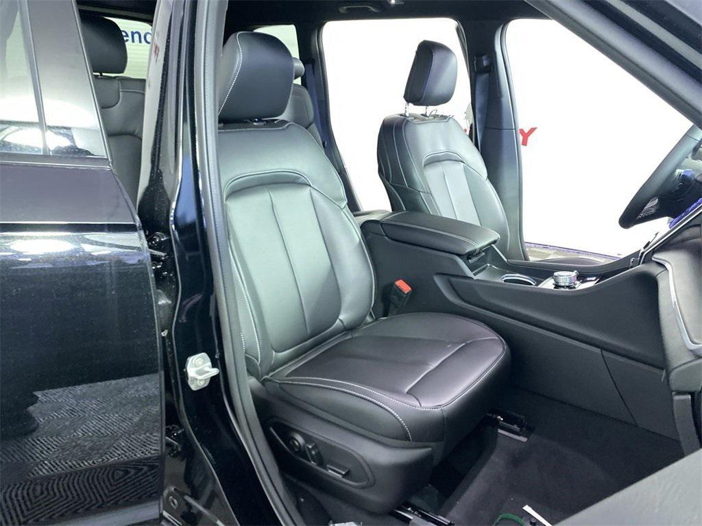 new 2025 Jeep Grand Cherokee car, priced at $42,605