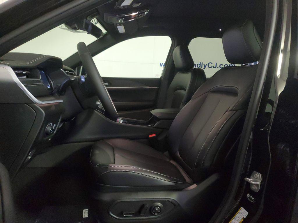 new 2025 Jeep Grand Cherokee L car, priced at $37,947