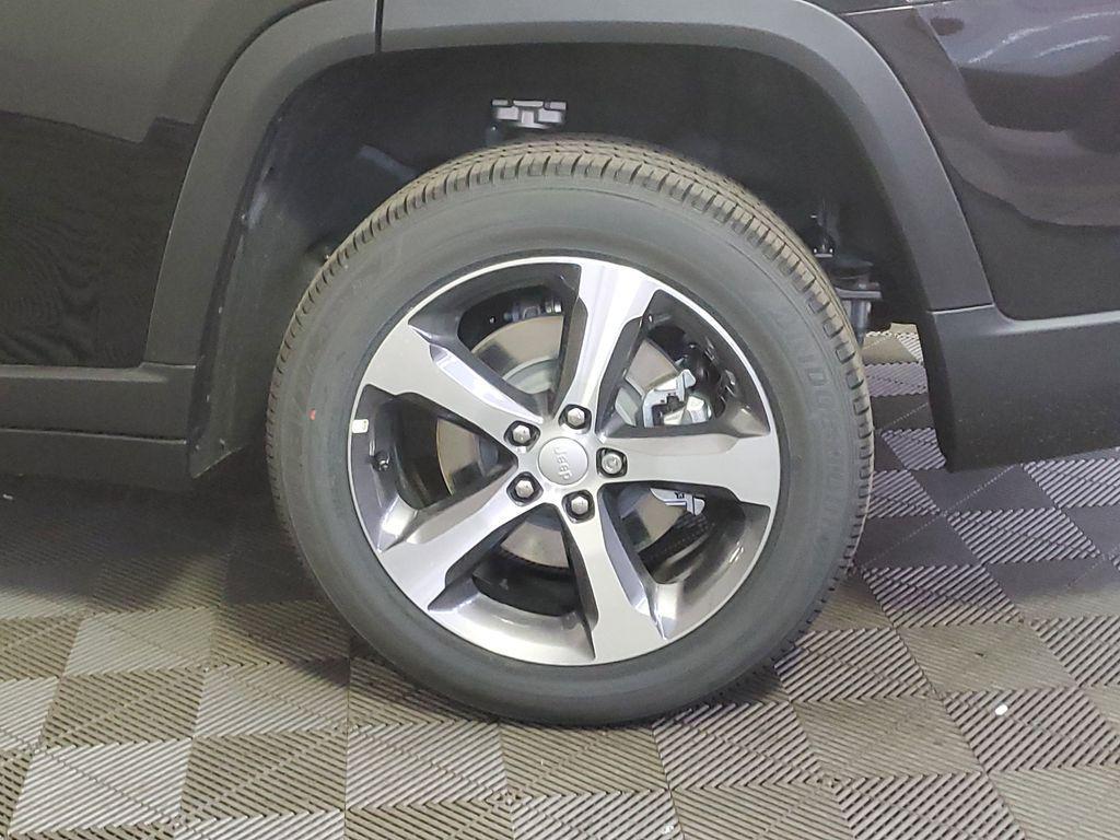 new 2025 Jeep Grand Cherokee L car, priced at $37,947