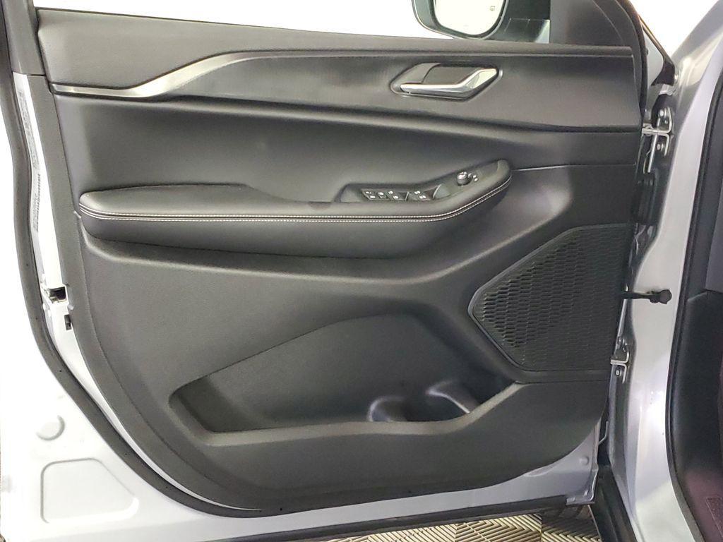 new 2025 Jeep Grand Cherokee L car, priced at $28,489