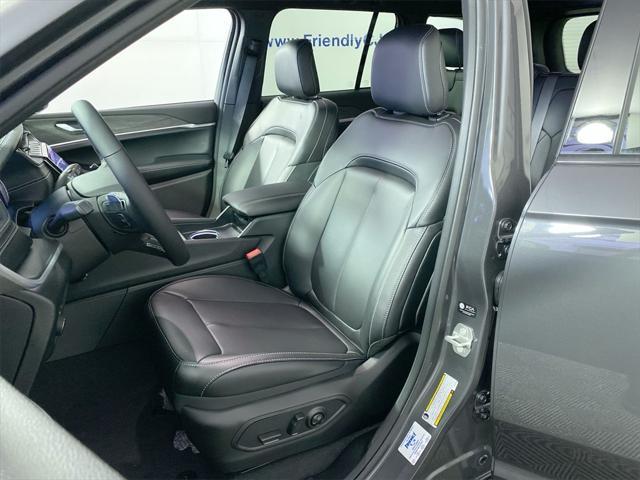 new 2025 Jeep Grand Cherokee car, priced at $41,605