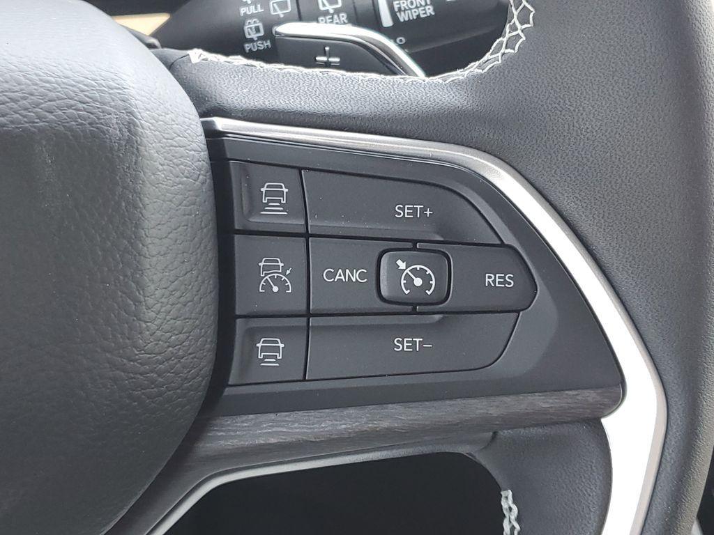 new 2025 Jeep Grand Cherokee car, priced at $37,355