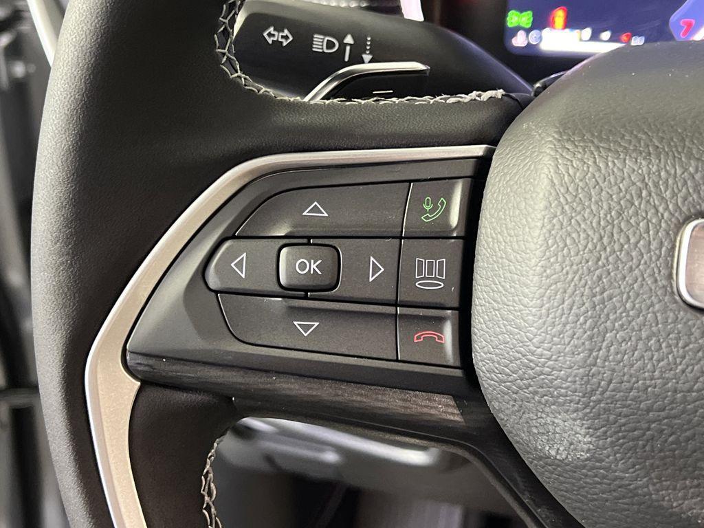 new 2025 Jeep Grand Cherokee car, priced at $38,544
