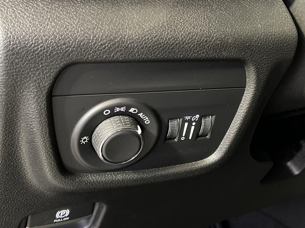 new 2025 Jeep Grand Cherokee car, priced at $38,544