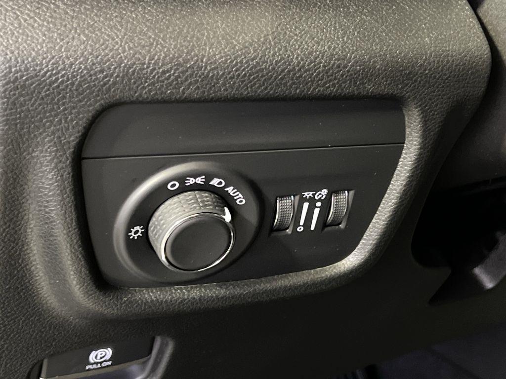new 2025 Jeep Grand Cherokee car, priced at $38,544