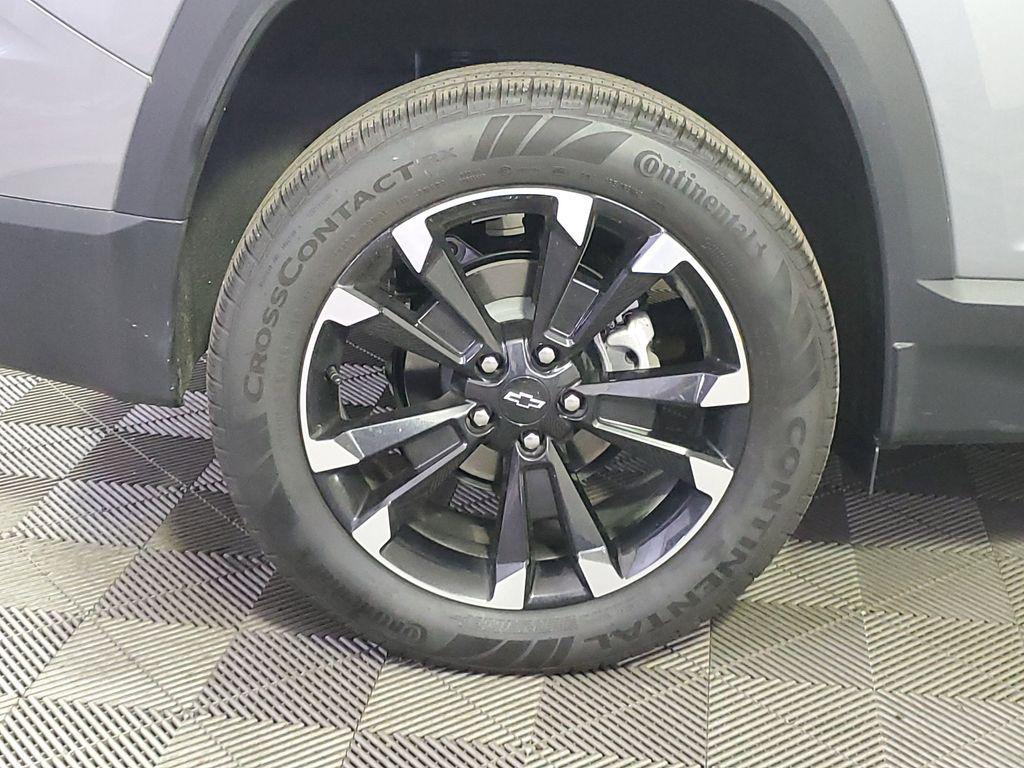 used 2025 Chevrolet Equinox car, priced at $31,476